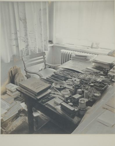 XIV Arbeitstisch mit Stuhl (Lindner Ulrich)